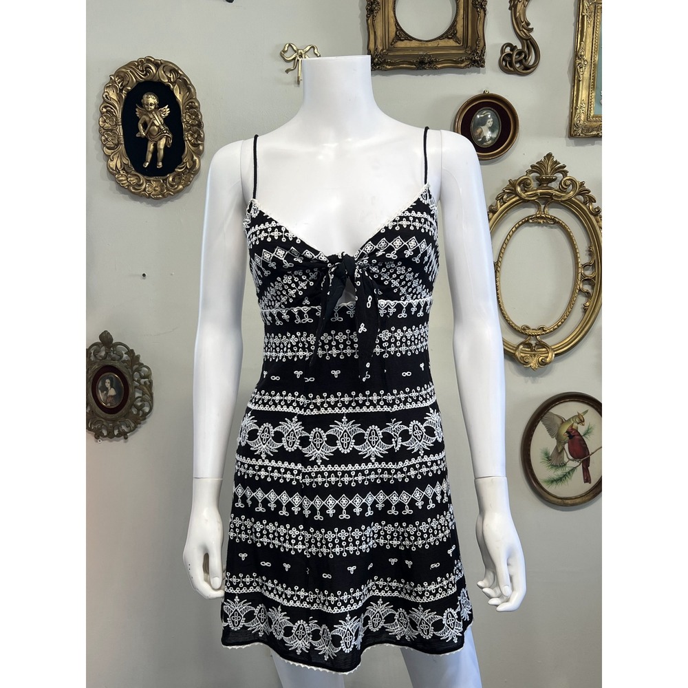 Alice + Olivia Black White Embroidered Tie Front Slip Dress Size 0
